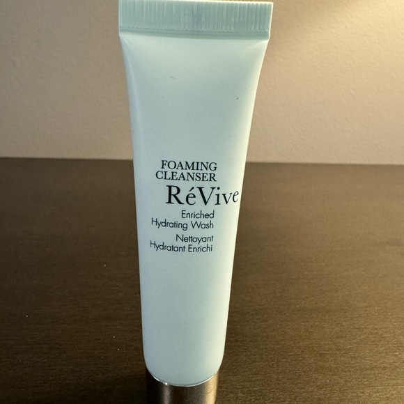 Revive Foaming Cleanser 15 ml .5 fl oz Travel Size NEW - Picture 1 of 2